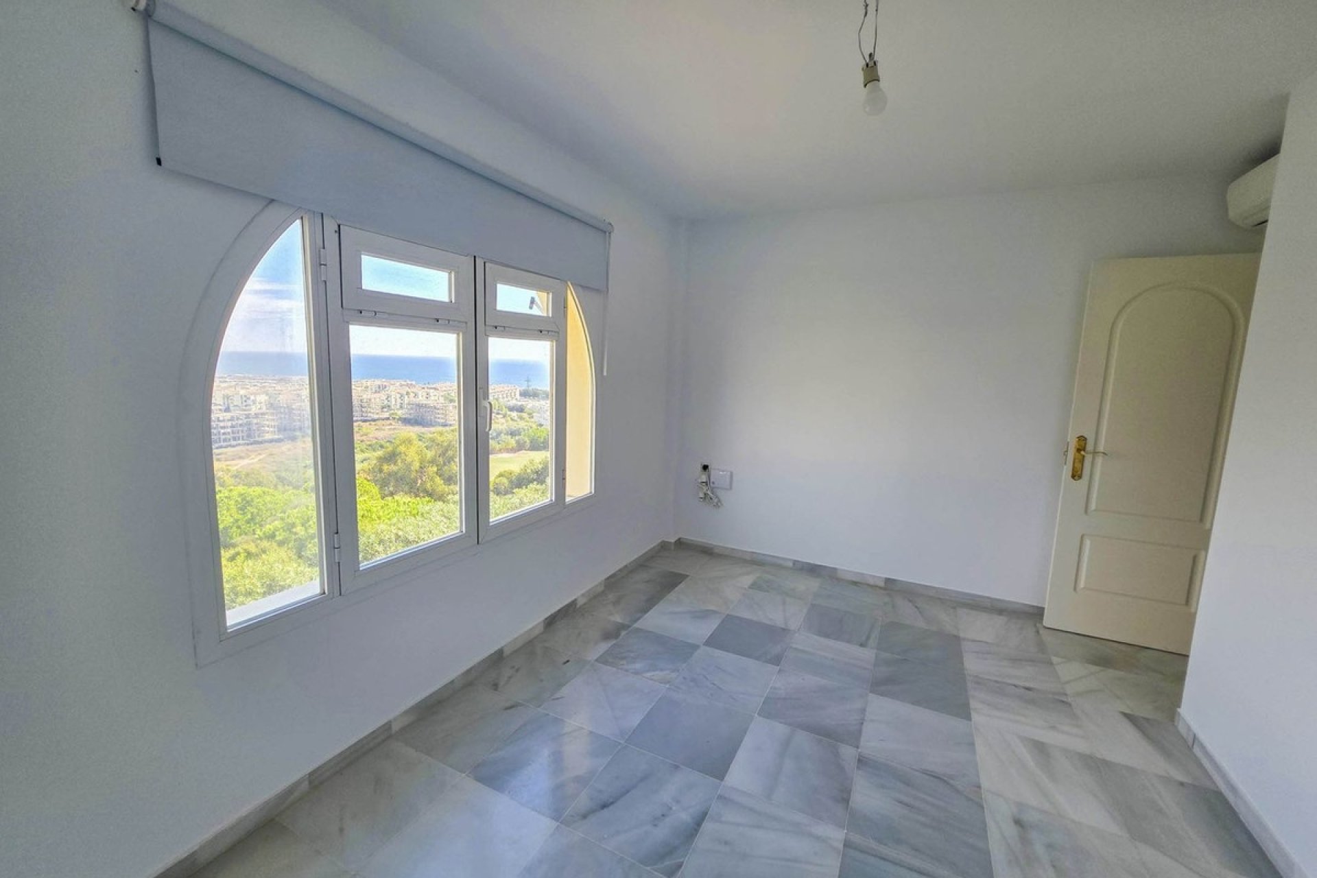 Revente - Apartment -
La Duquesa - Costa del Sol