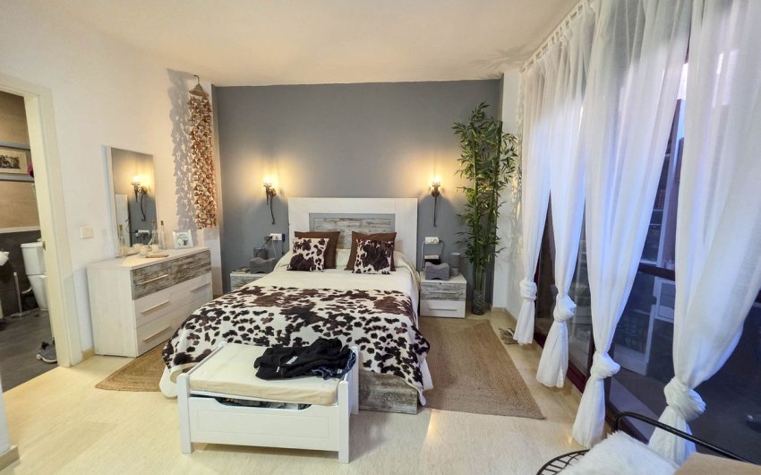 Revente - Apartment -
La Duquesa - Costa del Sol