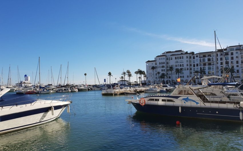 Revente - Apartment -
La Duquesa - Costa del Sol