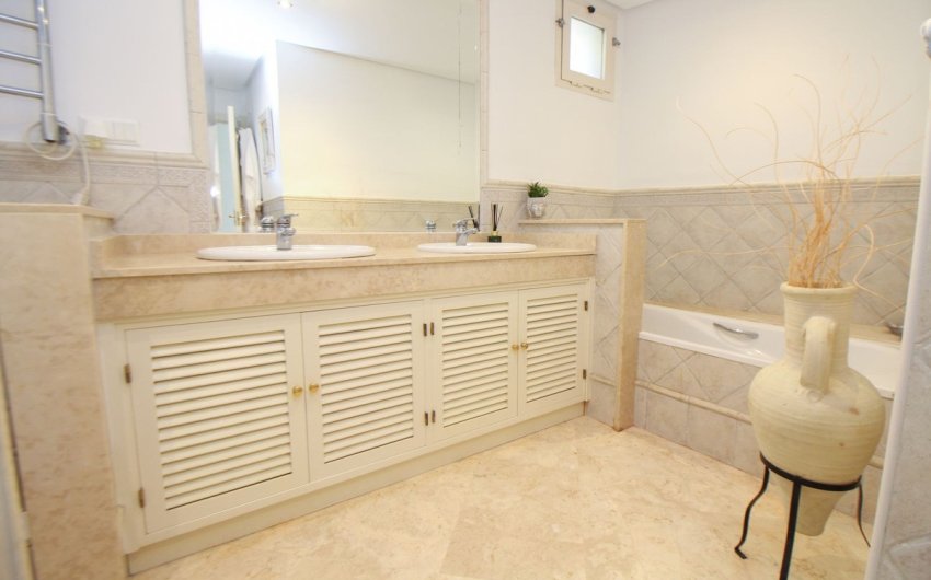 Revente - Apartment -
La Mairena - Inland