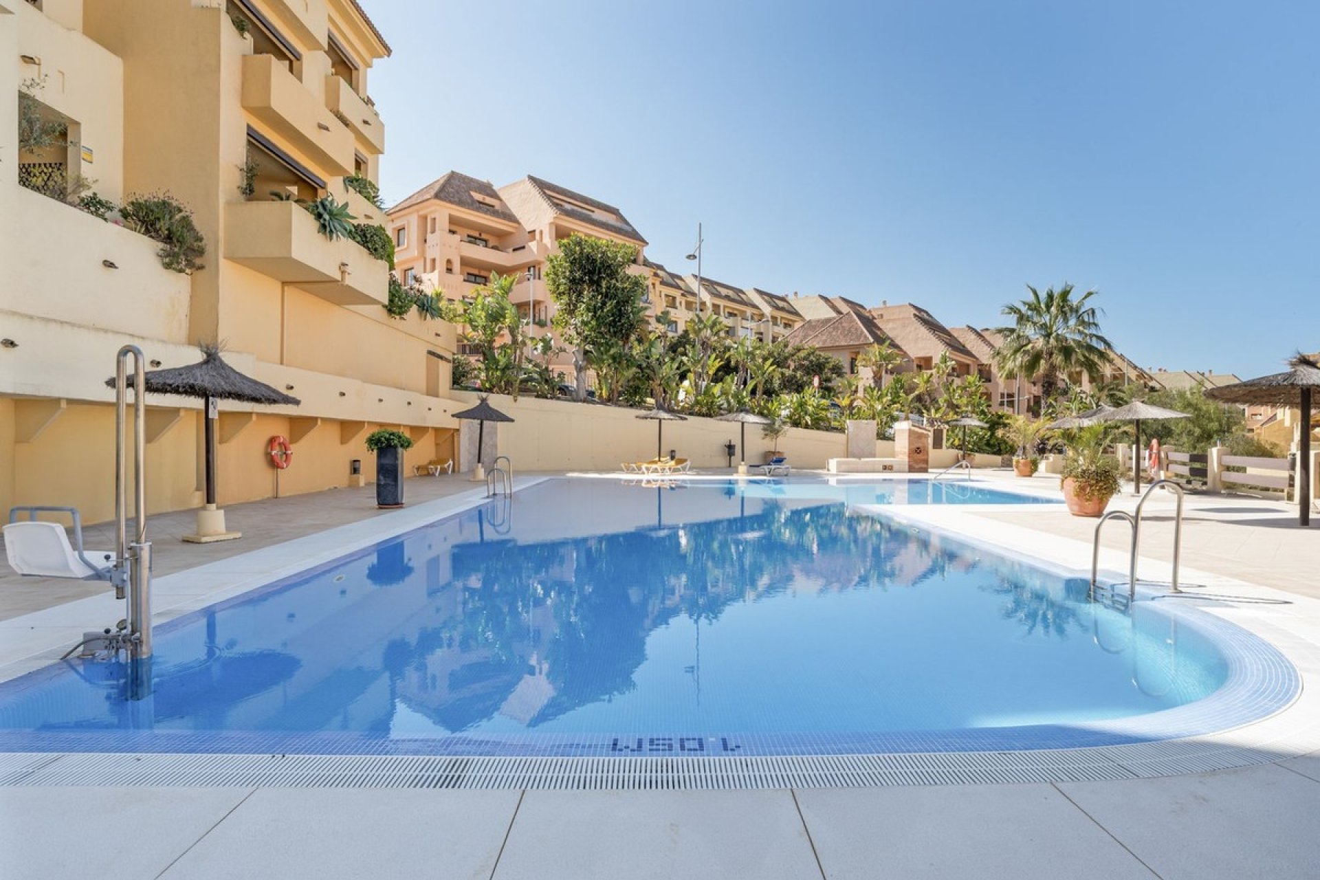 Revente - Apartment -
Manilva - Inland