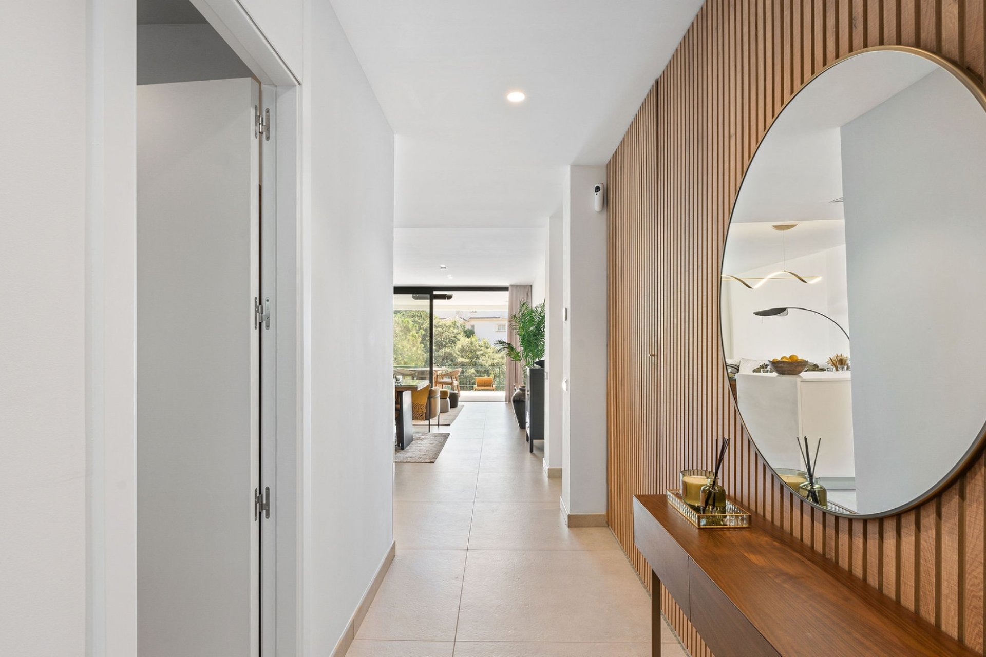 Revente - Apartment -
Marbella - Elviria