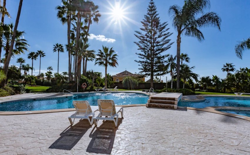 Revente - Apartment -
Marbella - Los Monteros