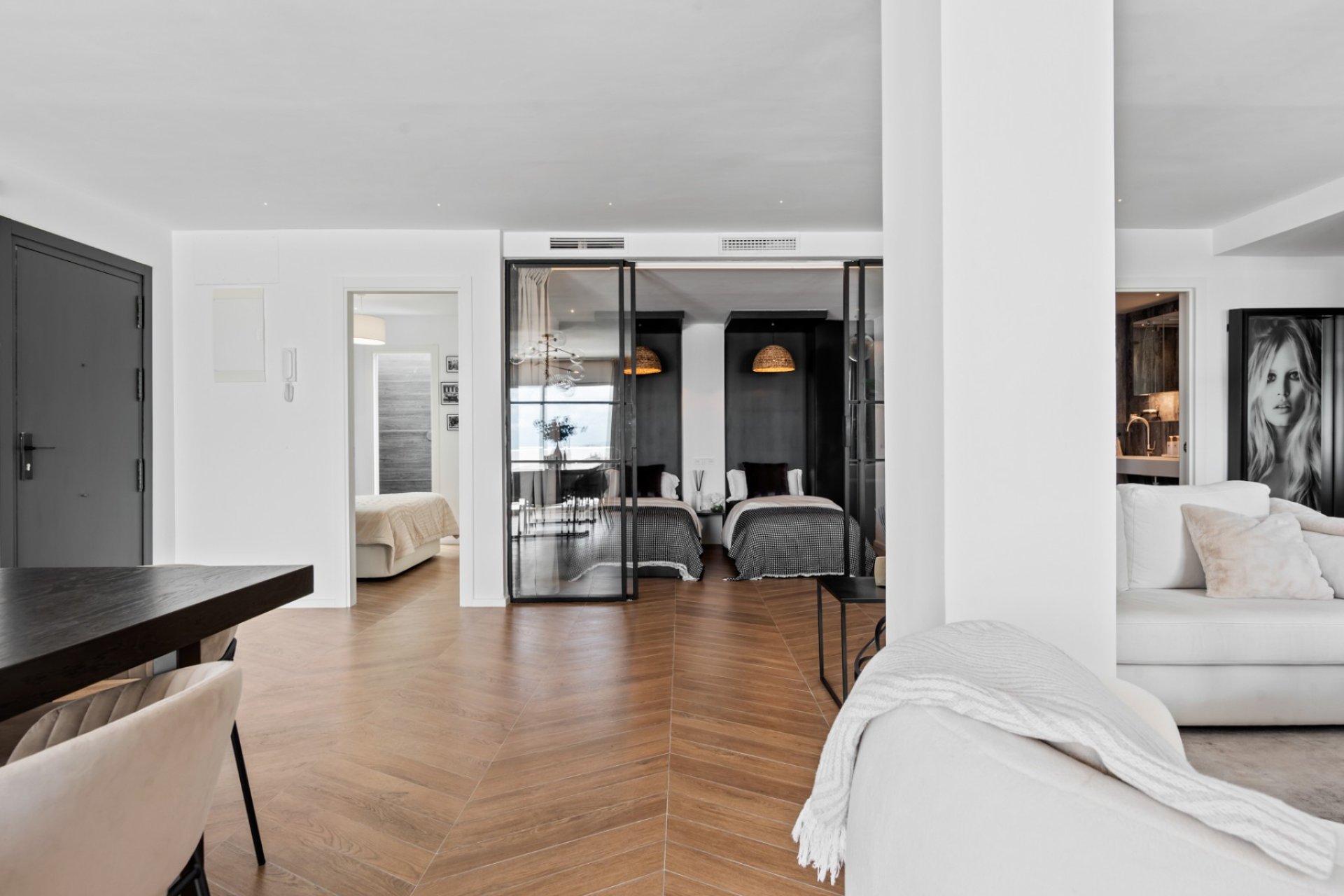 Revente - Apartment -
Marbella - Nueva Andalucía