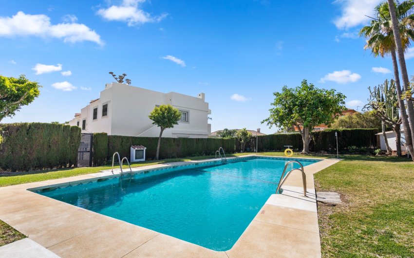 Revente - Apartment -
Marbella - Nueva Andalucía