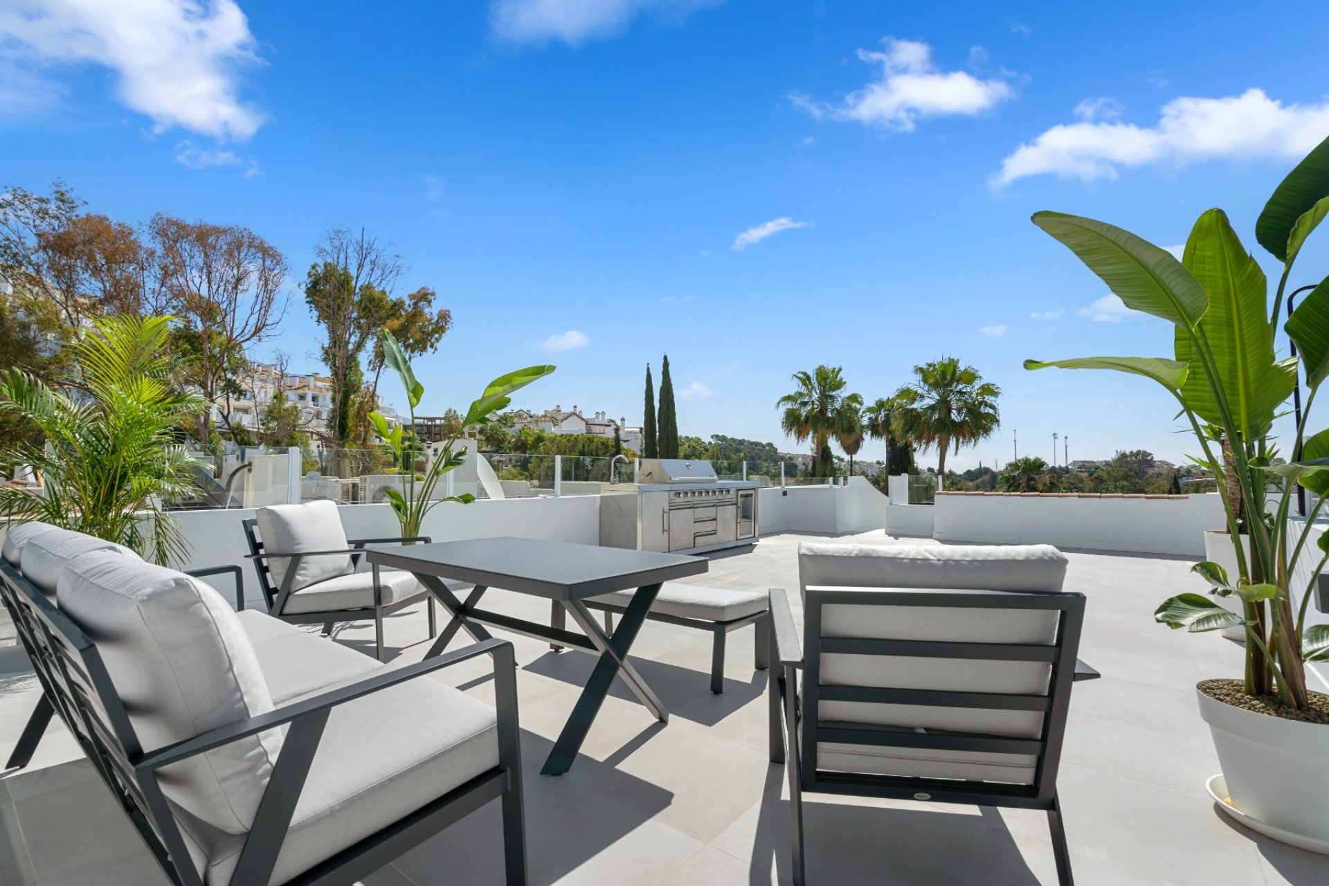 Revente - Apartment -
Marbella - Nueva Andalucía