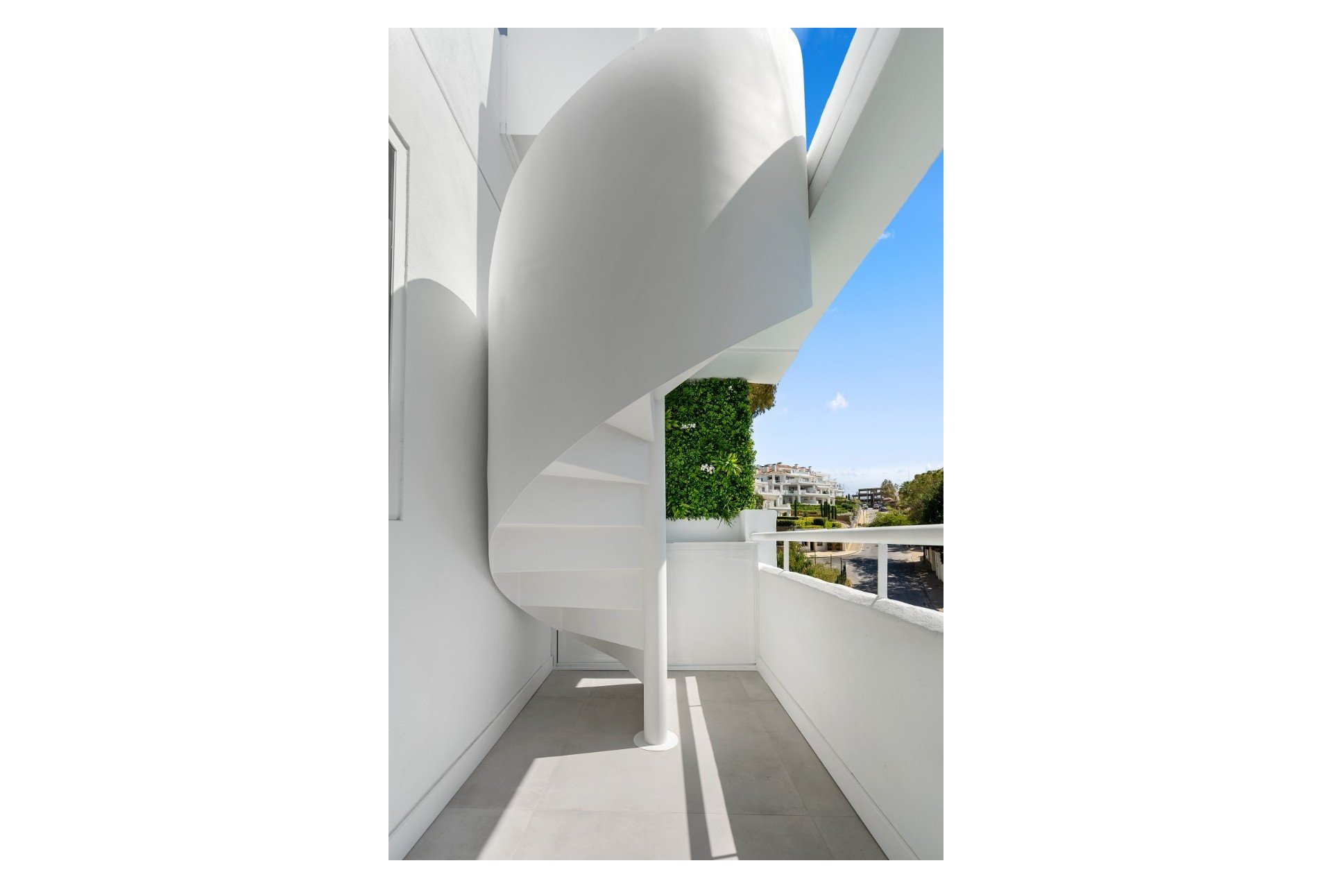 Revente - Apartment -
Marbella - Nueva Andalucía