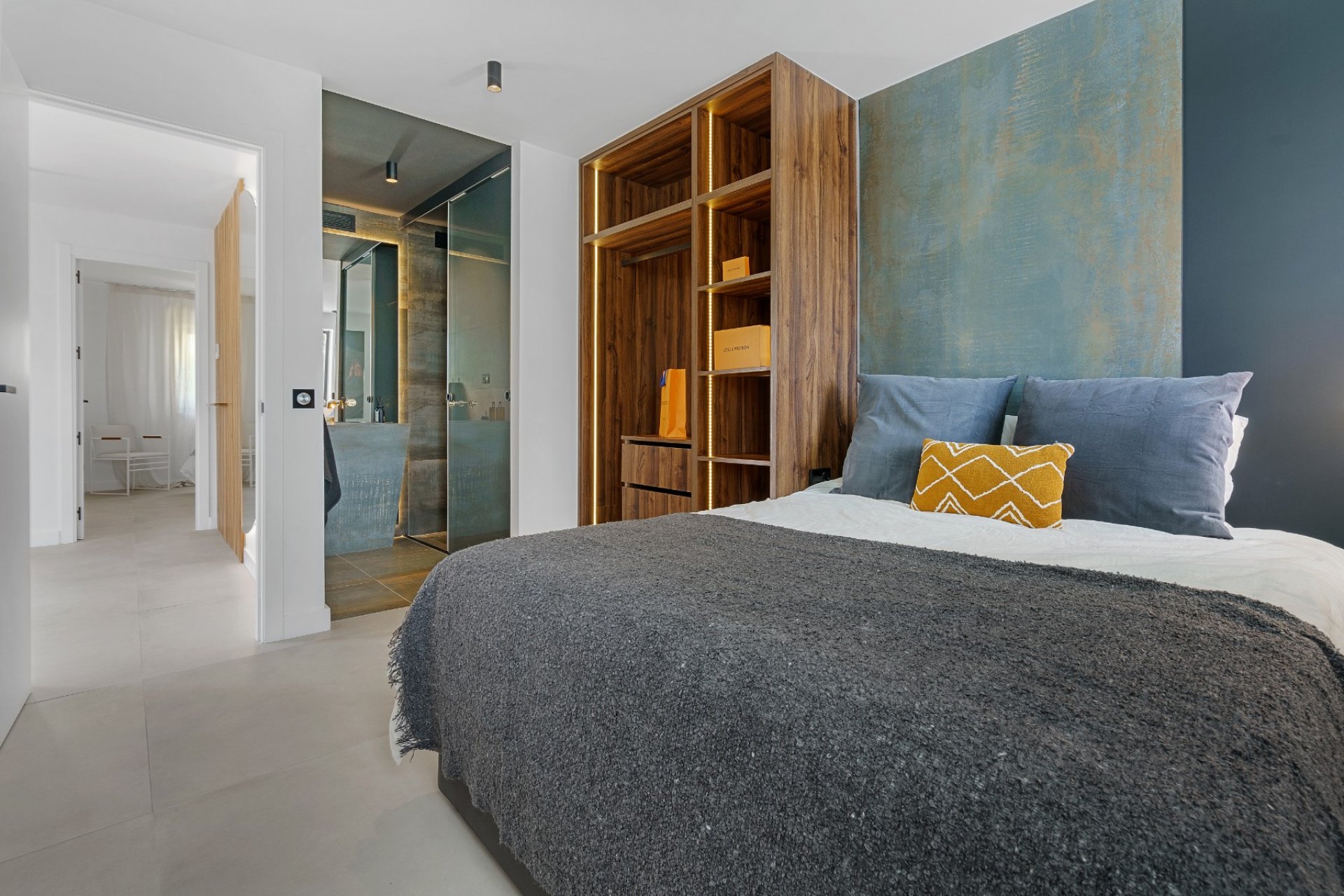 Revente - Apartment -
Marbella - Nueva Andalucía