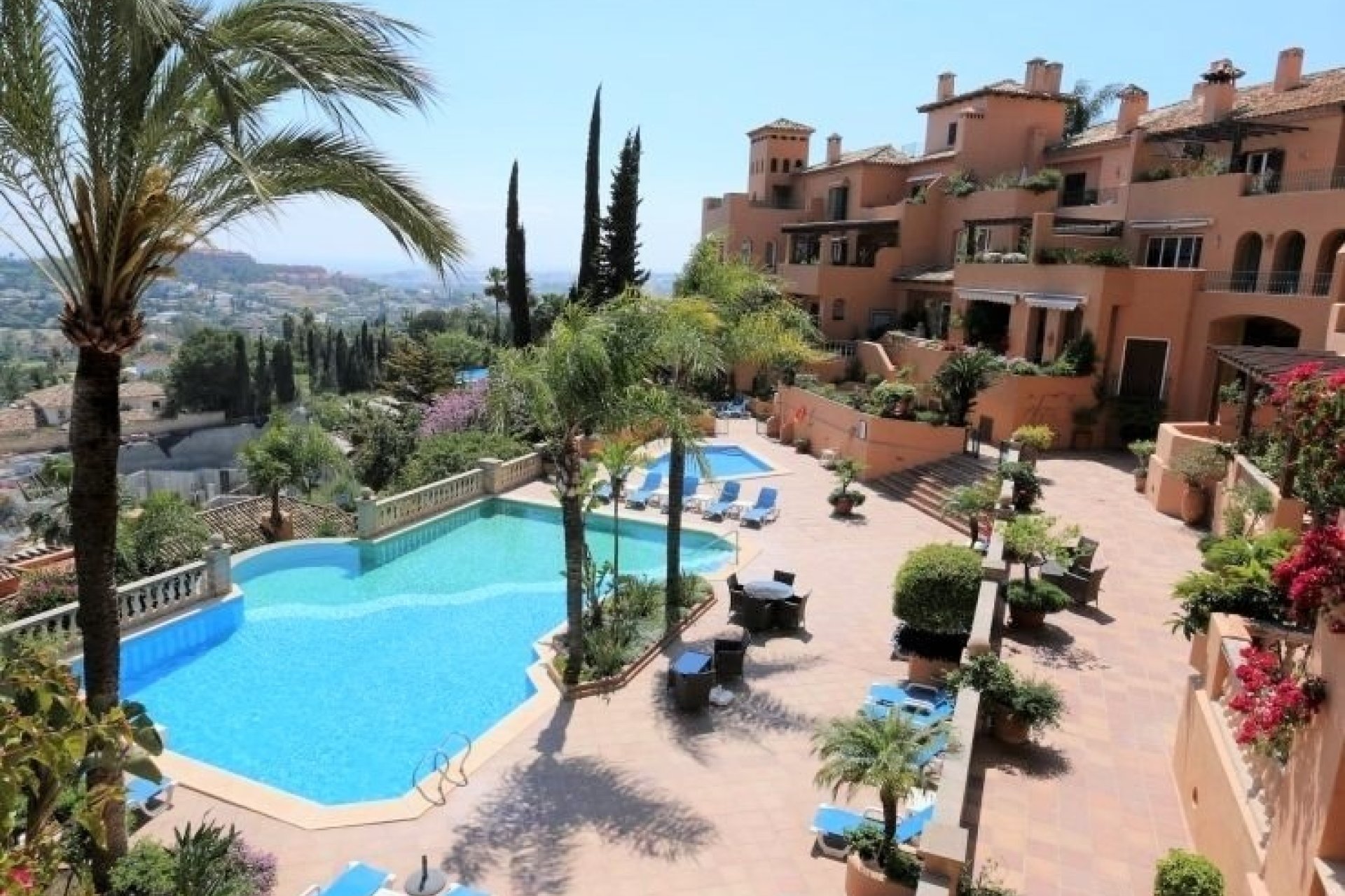 Revente - Apartment -
Marbella - Nueva Andalucía