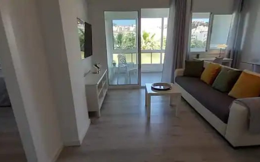 Revente - Apartment -
Marbella - Nueva Andalucía