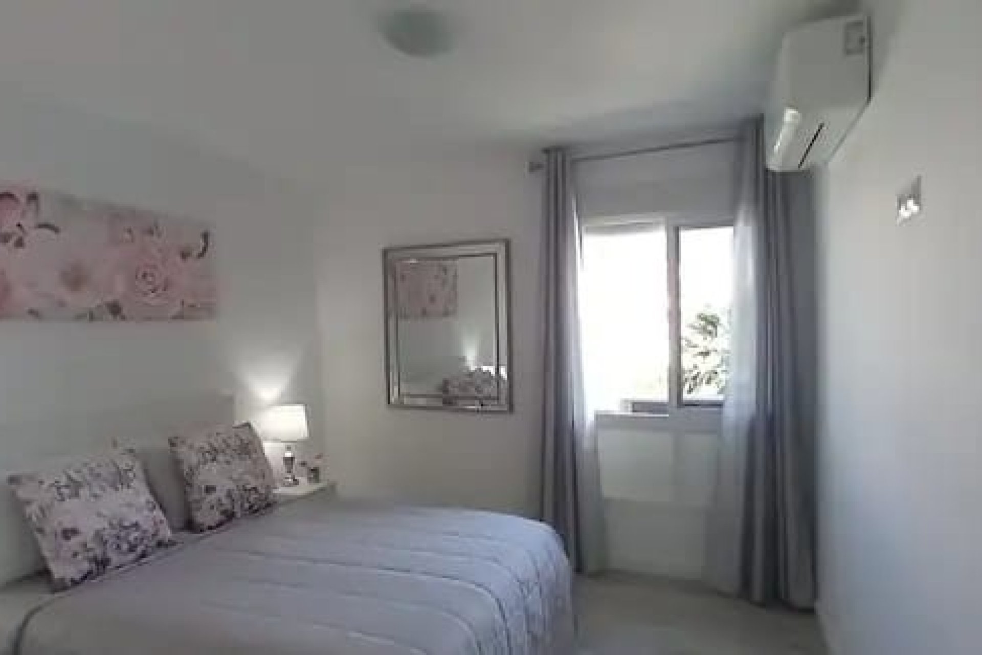 Revente - Apartment -
Marbella - Nueva Andalucía