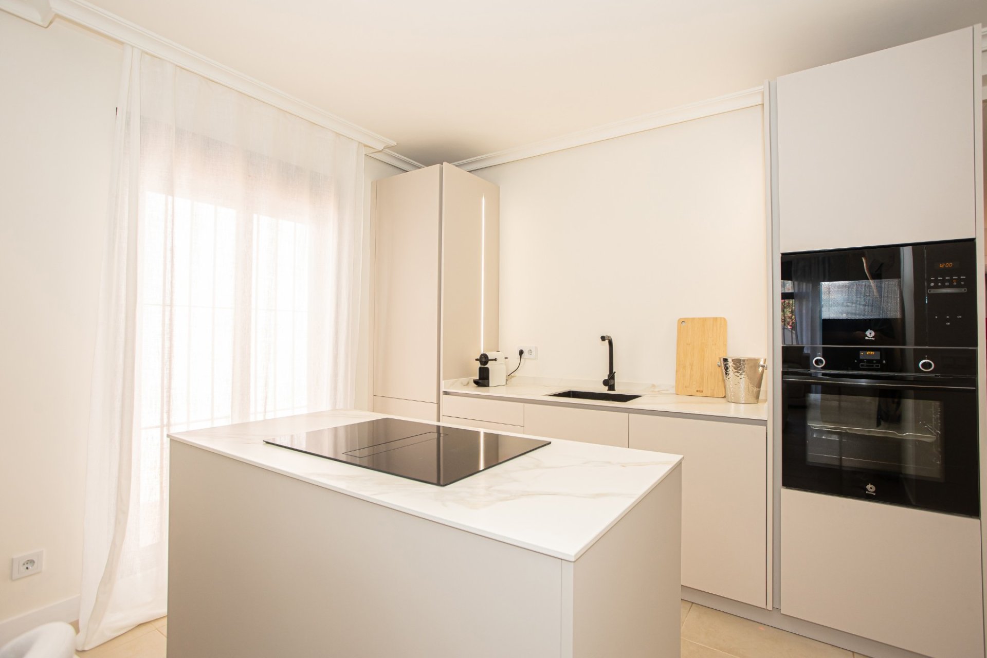 Revente - Apartment -
Marbella - Nueva Andalucía