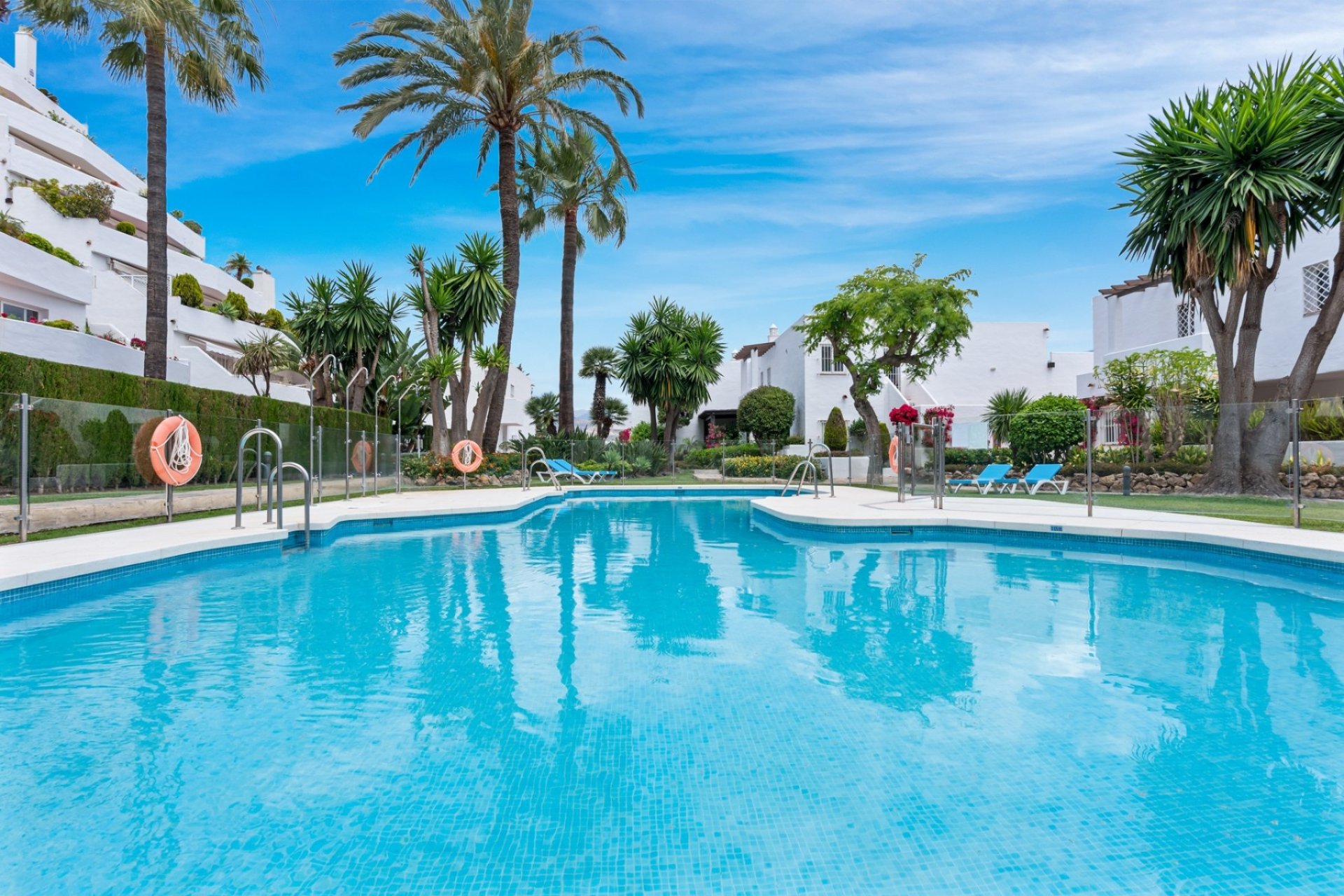 Revente - Apartment -
Marbella - Nueva Andalucía