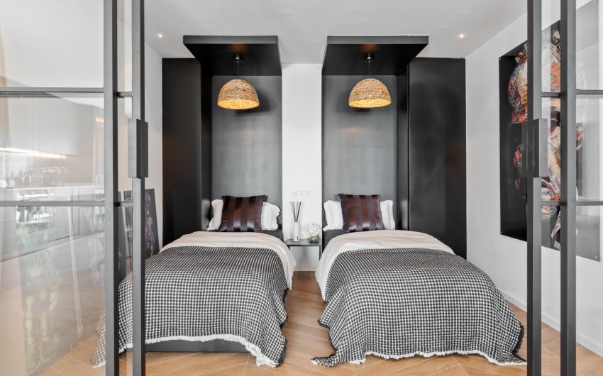 Revente - Apartment -
Marbella - Nueva Andalucía