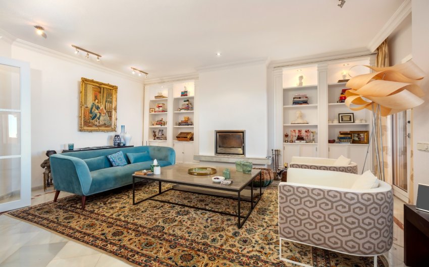 Revente - Apartment -
Marbella - Nueva Andalucía