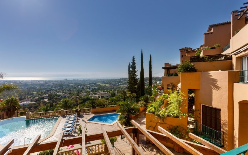 Revente - Apartment -
Marbella - Nueva Andalucía
