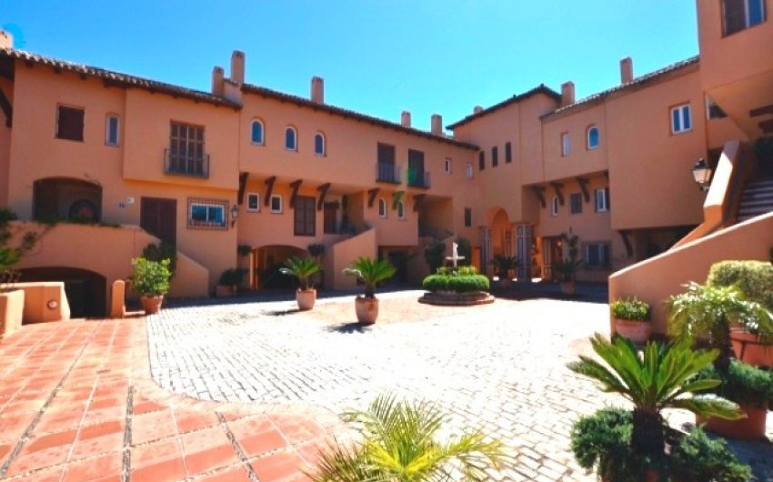 Revente - Apartment -
Marbella - Nueva Andalucía