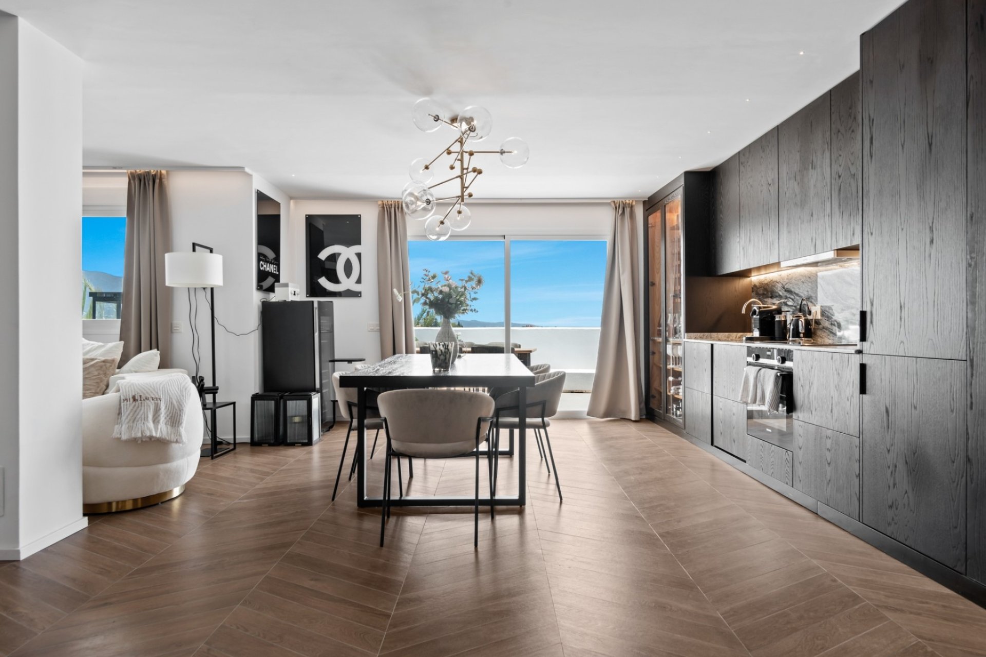 Revente - Apartment -
Marbella - Nueva Andalucía