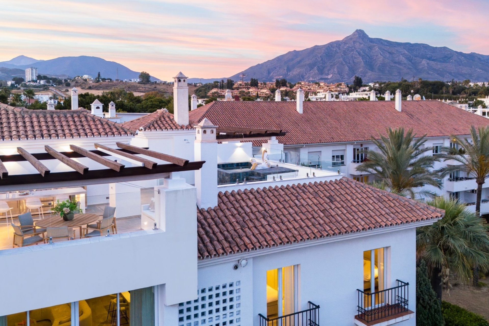 Revente - Apartment -
Marbella - Nueva Andalucía