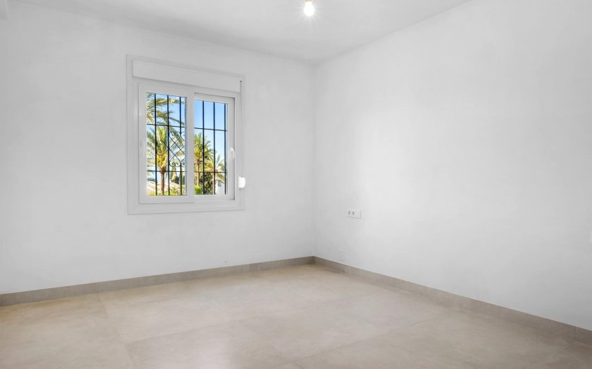 Revente - Apartment -
Marbella - Nueva Andalucia