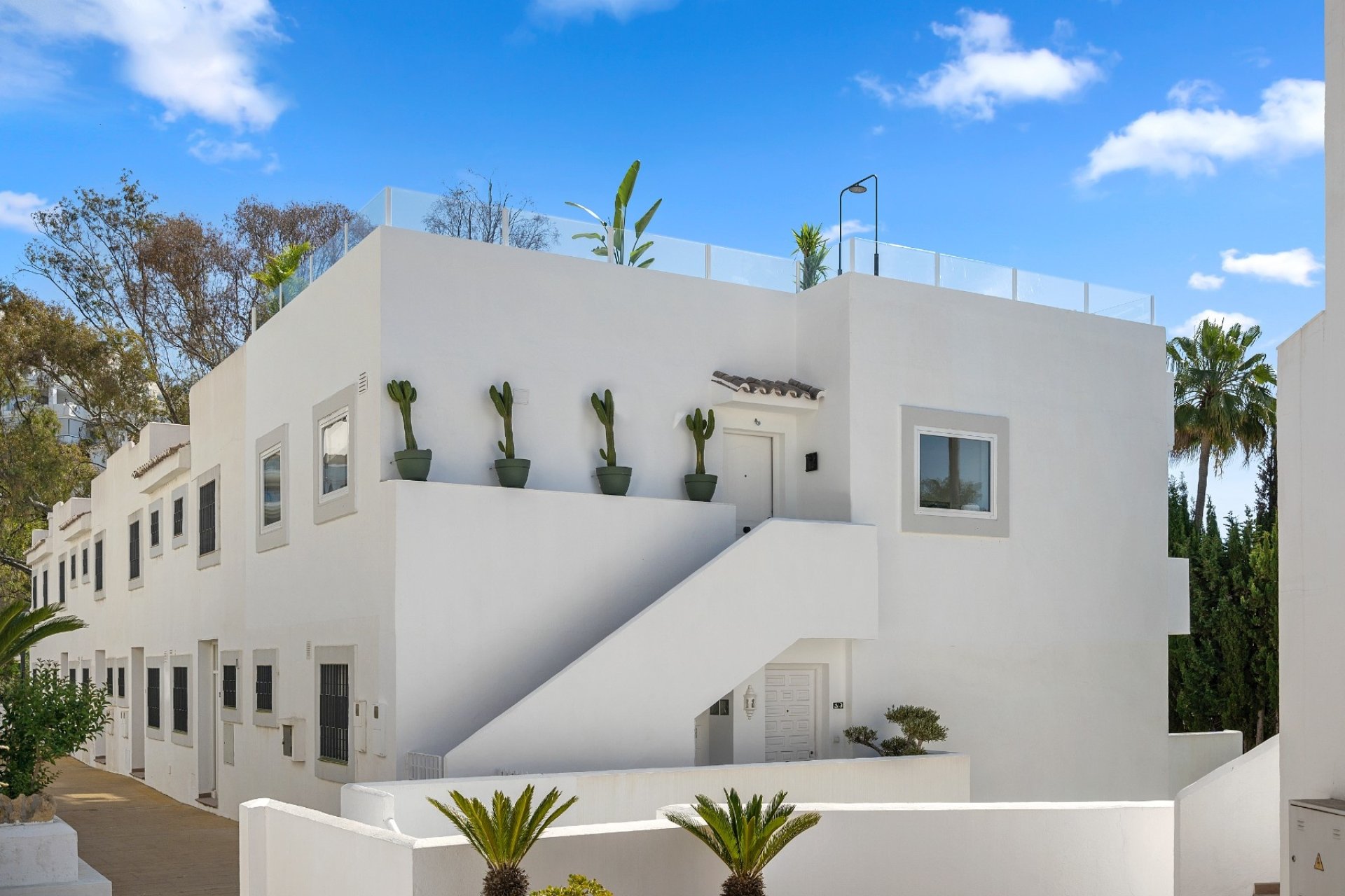 Revente - Apartment -
Marbella - Nueva Andalucía