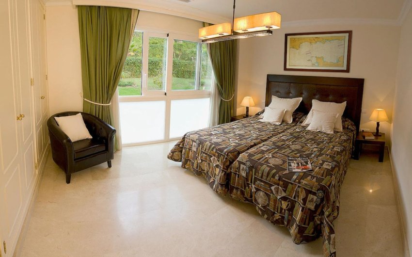 Revente - Apartment -
Nueva Andalucía - Costa del Sol