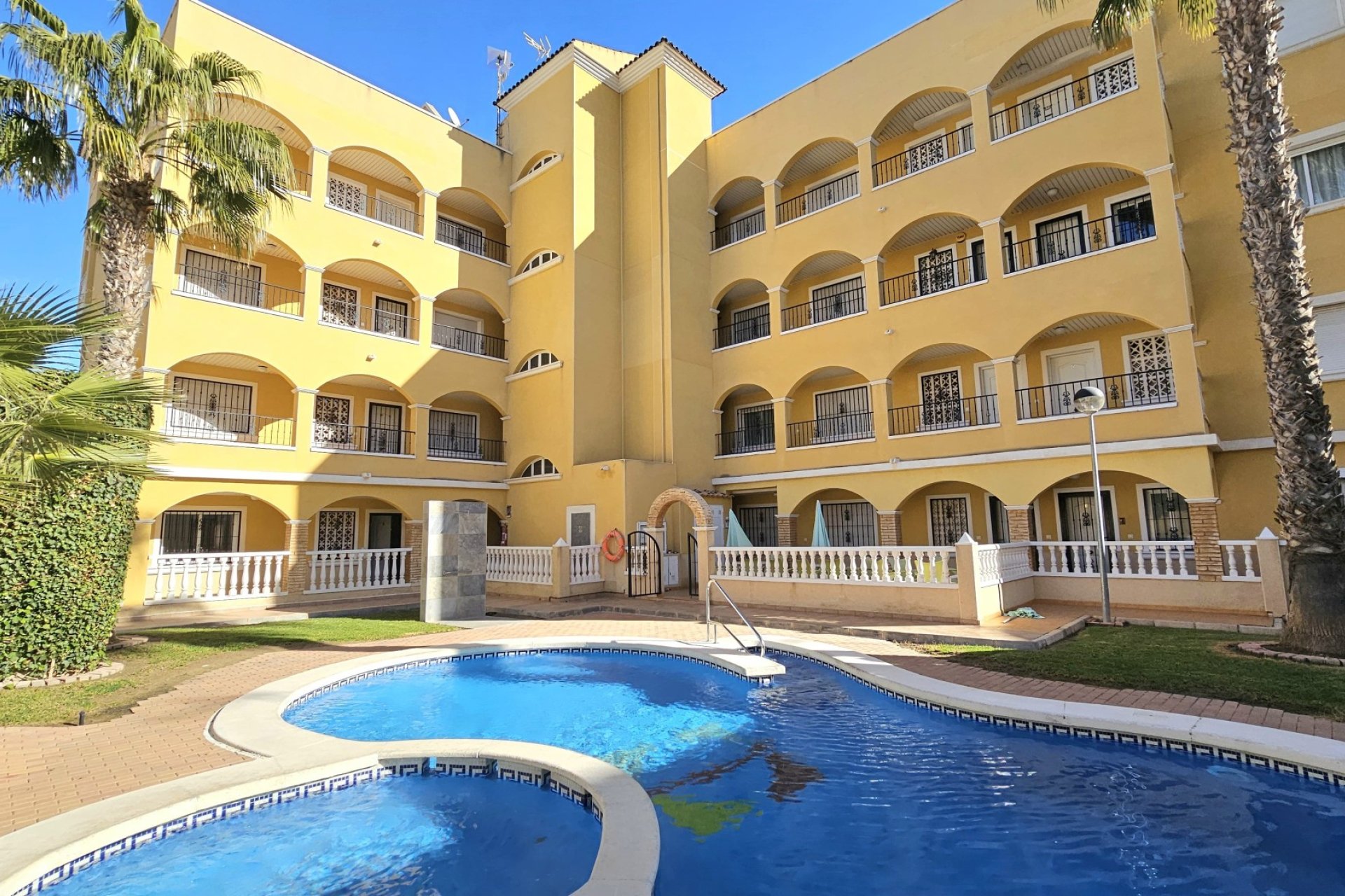 Revente - Apartment -
Orihuela Costa - Las Filipinas