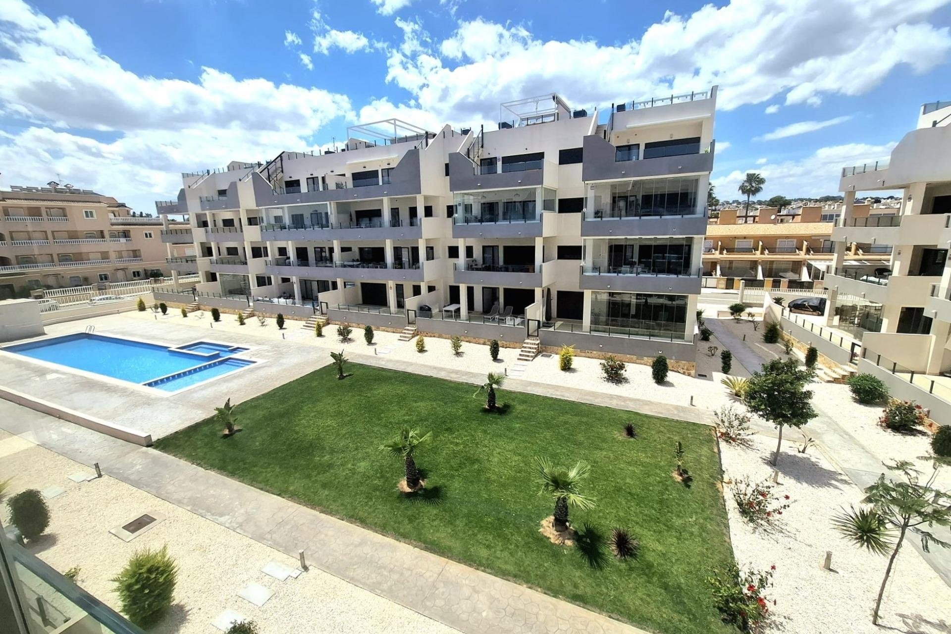 Revente - Apartment -
Orihuela Costa - Villamartín