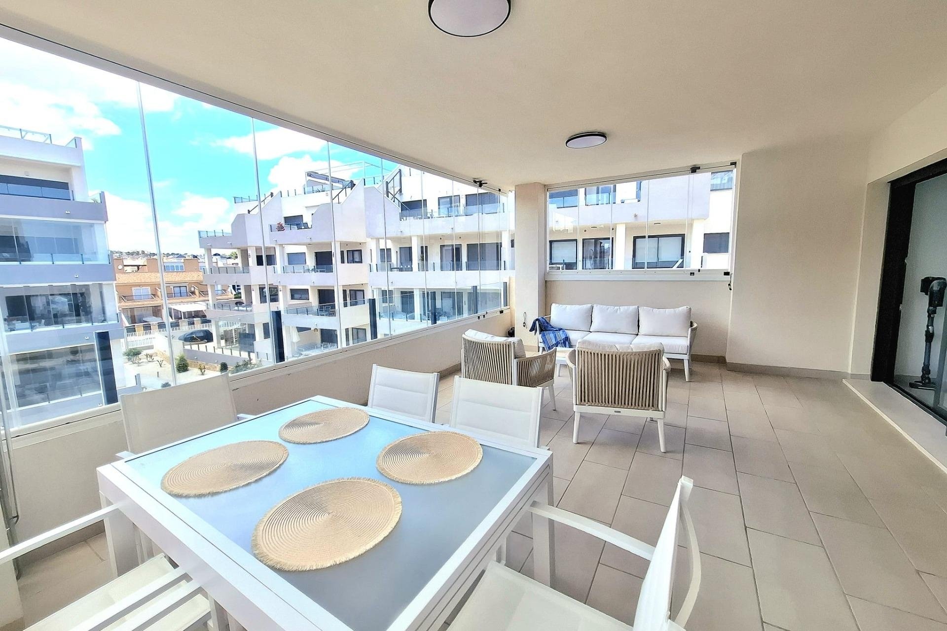 Revente - Apartment -
Orihuela Costa - Villamartín