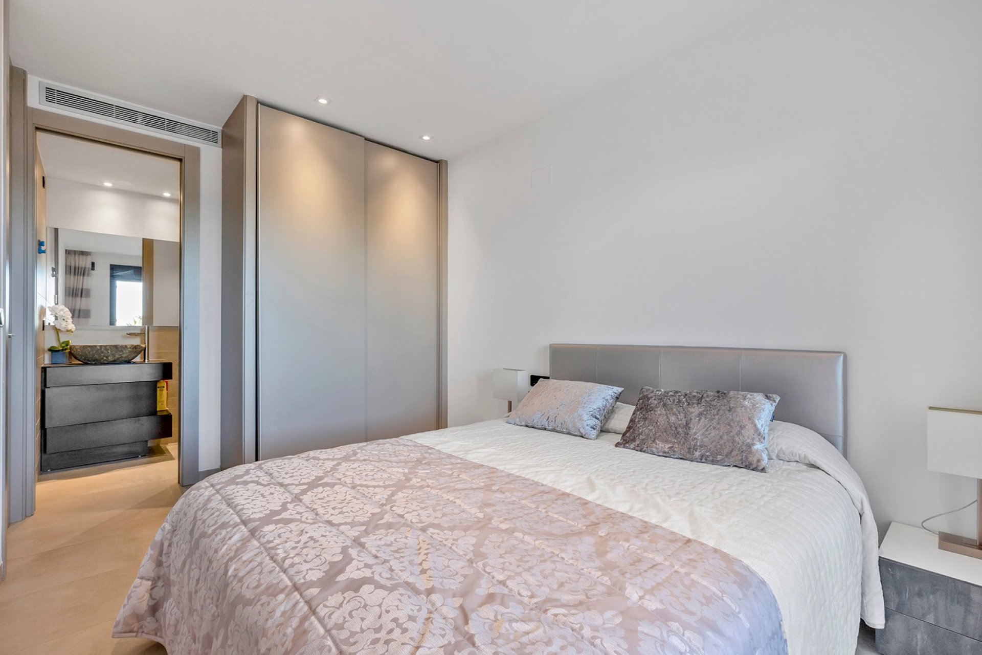 Revente - Apartment -
Orihuela Costa