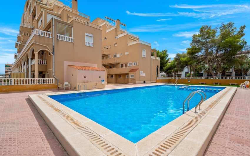 Revente - Apartment -
Punta Prima - Costa Blanca