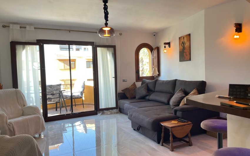 Revente - Apartment -
Punta Prima