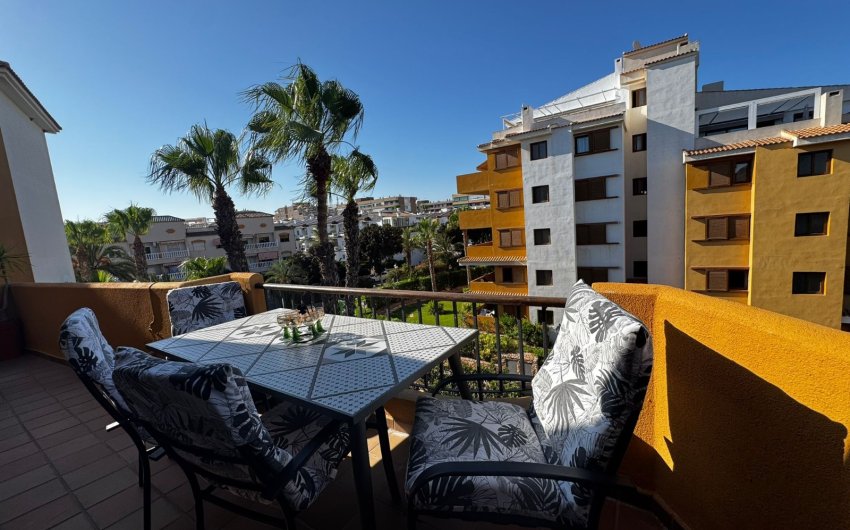 Revente - Apartment -
Punta Prima