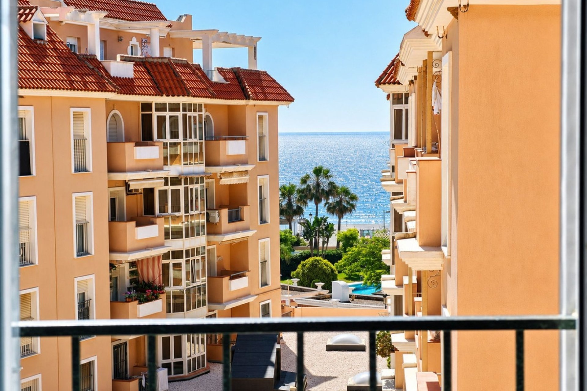 Revente - Apartment -
San Luis de Sabinillas - Costa del Sol