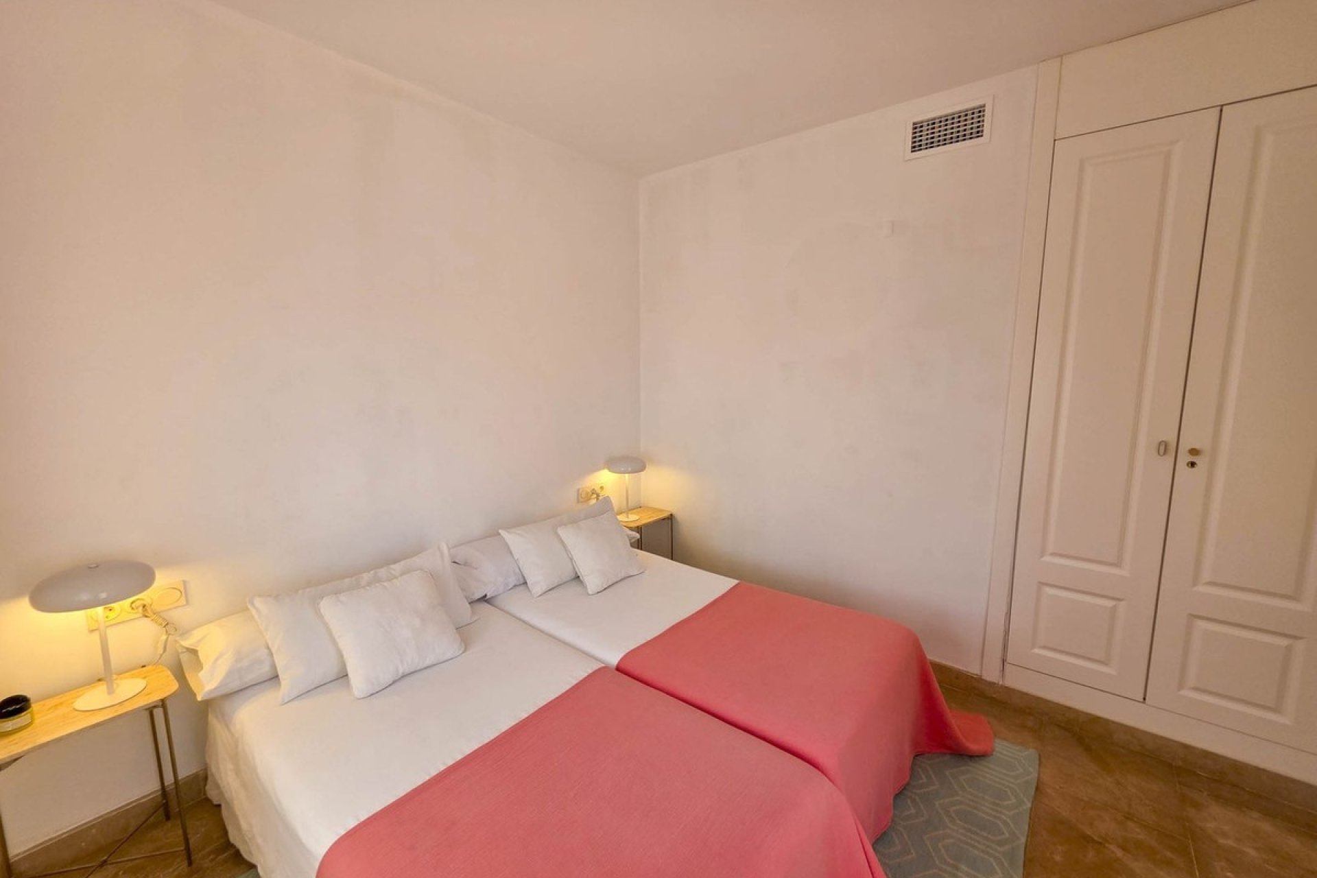 Revente - Apartment -
San Luis de Sabinillas - Costa del Sol