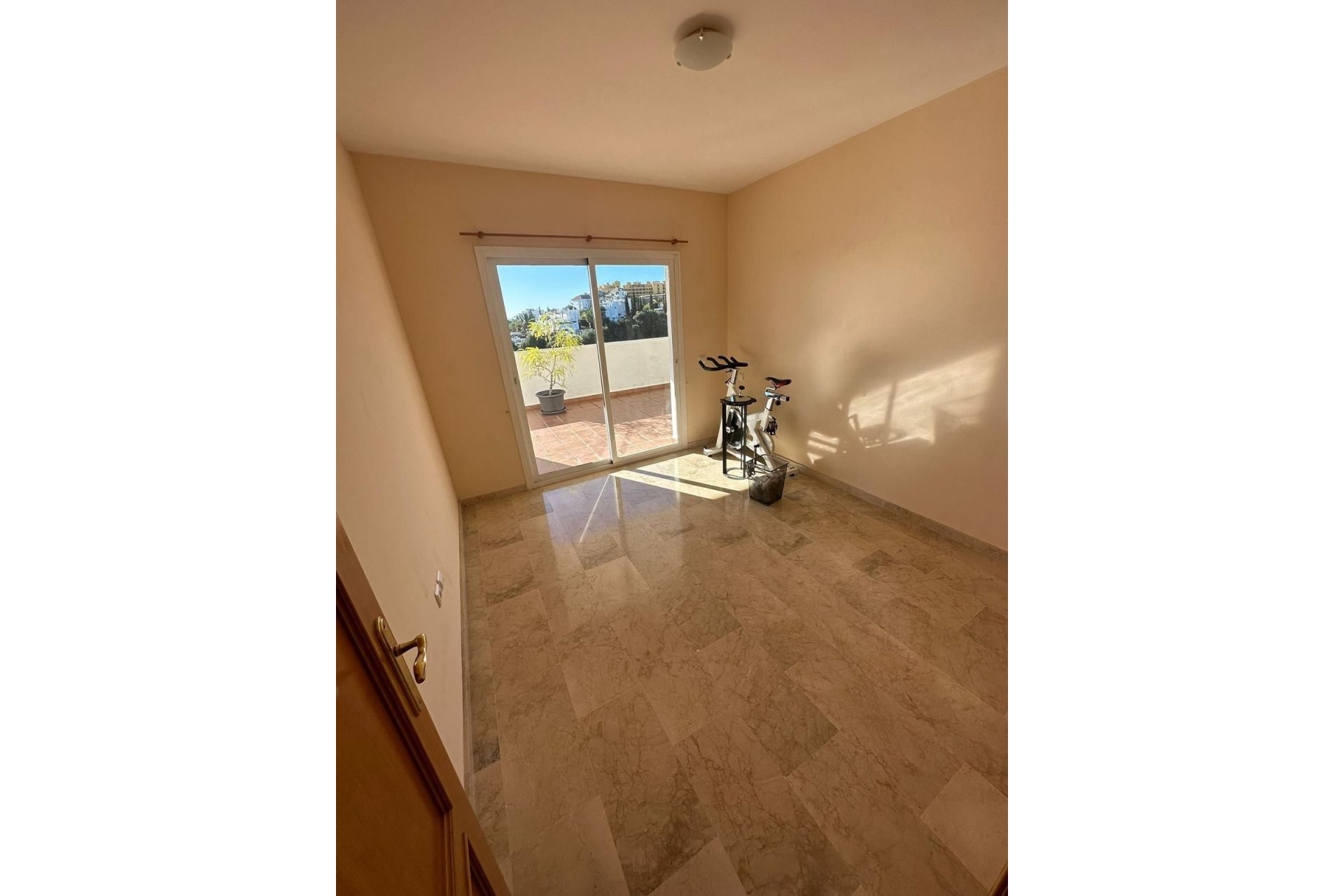 Revente - Apartment -
Selwo - Inland