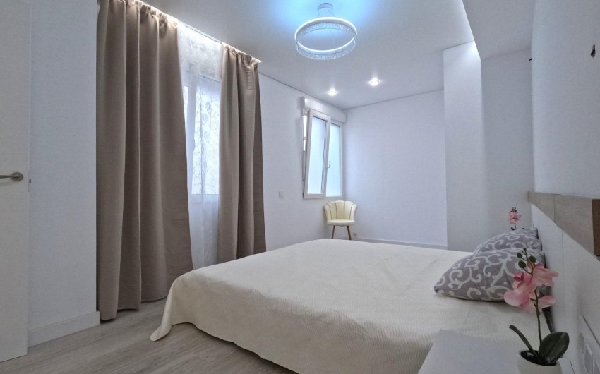 Revente - Apartment -
Torrevieja - Acequion