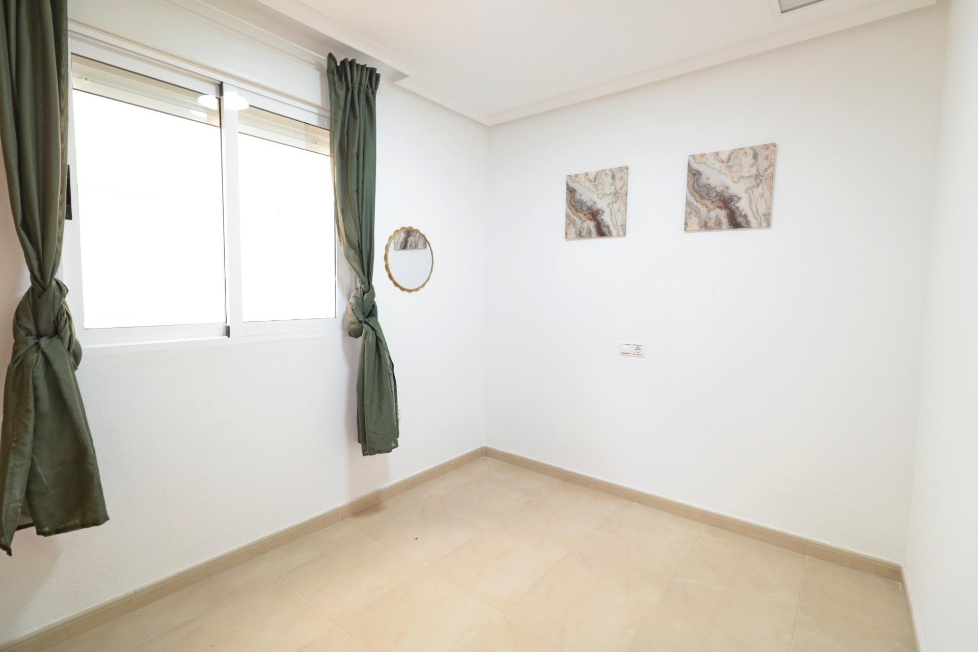 Revente - Apartment -
Torrevieja - Acequion