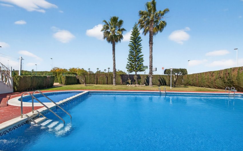 Revente - Apartment -
Torrevieja - Aguas Nuevas