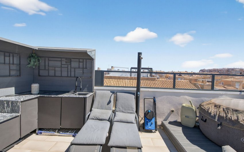 Revente - Apartment -
Torrevieja - Aguas Nuevas