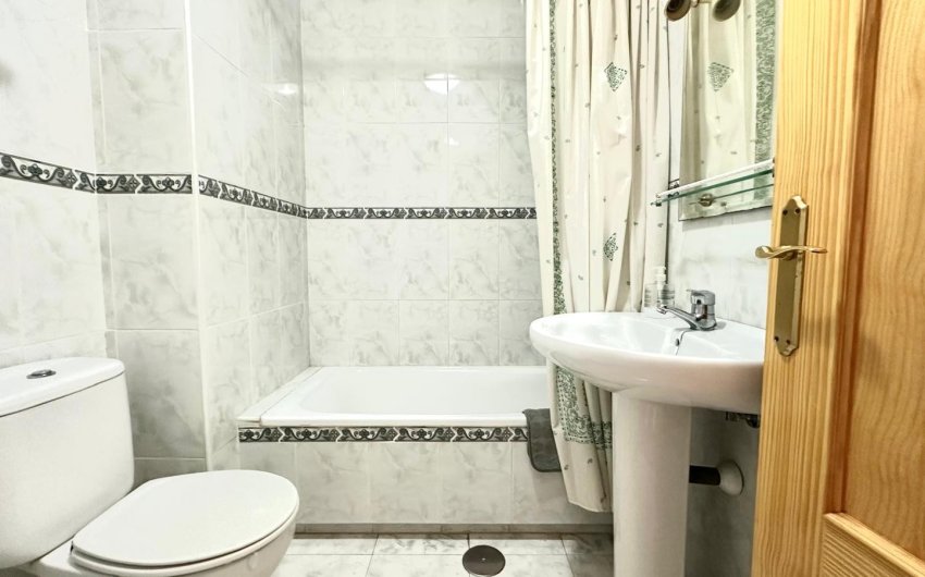 Revente - Apartment -
Torrevieja - Center