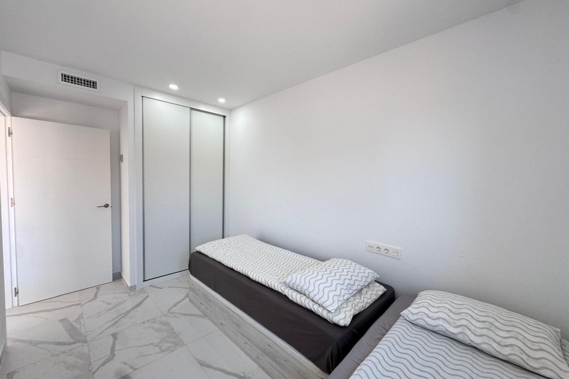 Revente - Apartment -
Torrevieja - Center