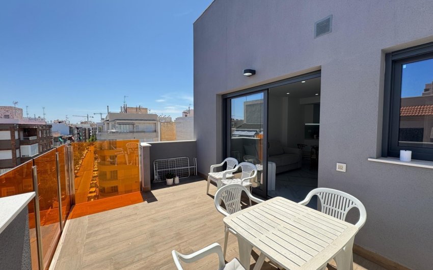 Revente - Apartment -
Torrevieja - Center