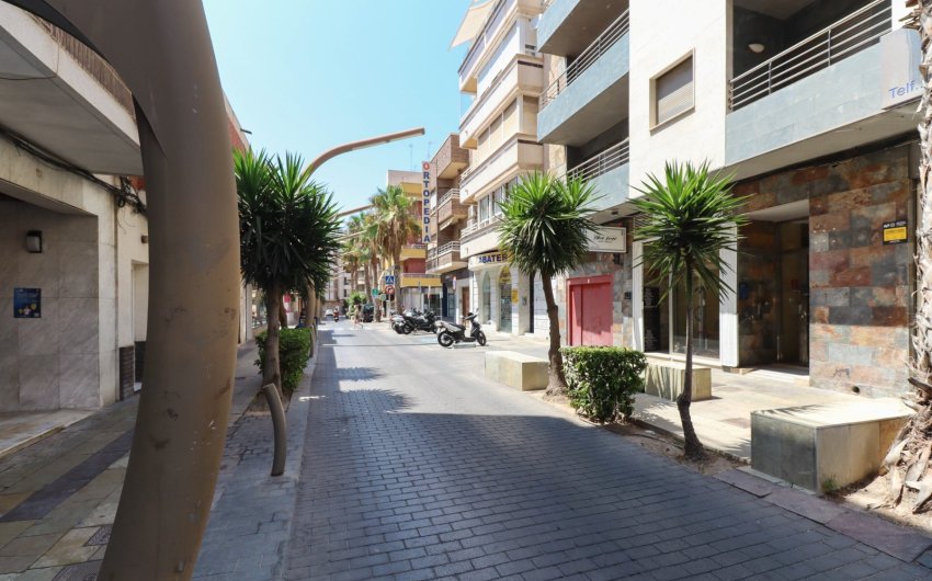 Revente - Apartment -
Torrevieja - Center