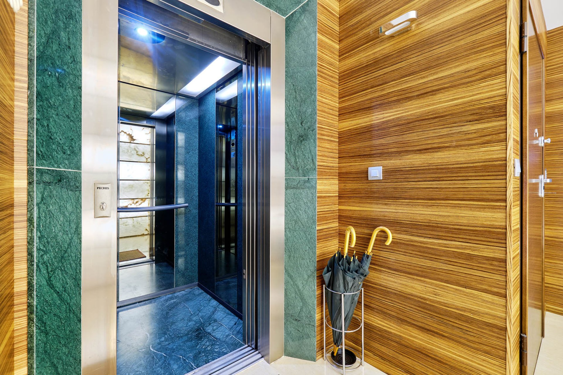 Revente - Apartment -
Torrevieja - Center