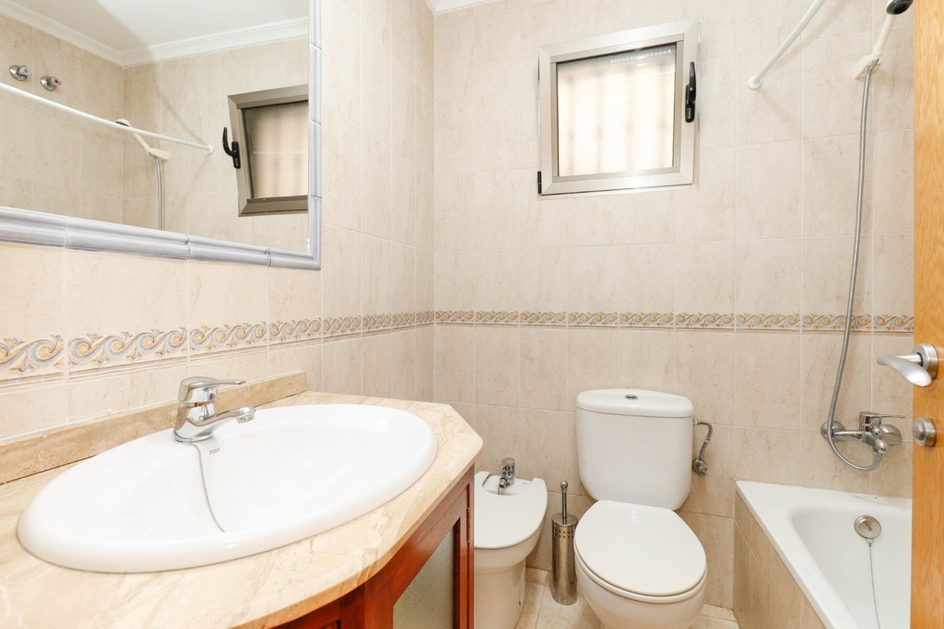 Revente - Apartment -
Torrevieja - Center