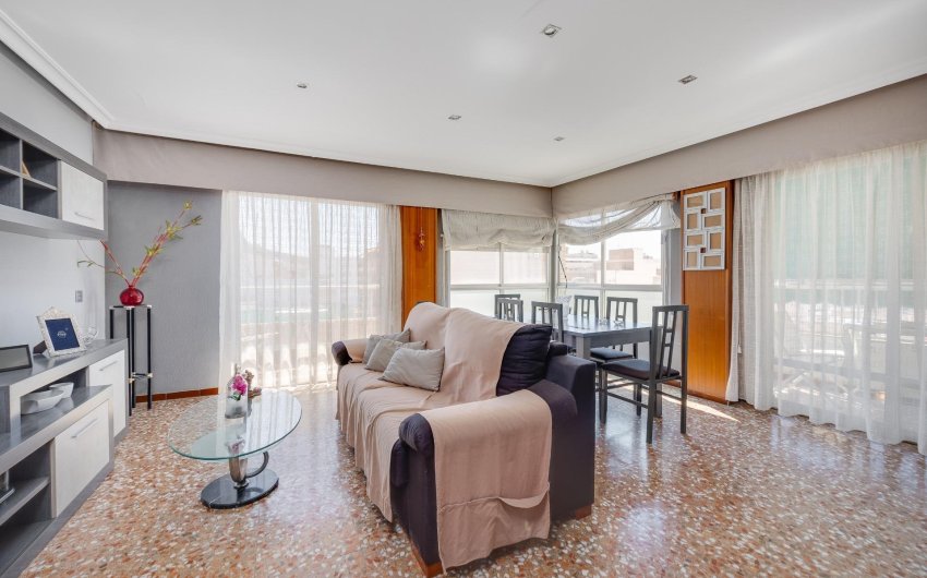 Revente - Apartment -
Torrevieja - Centro