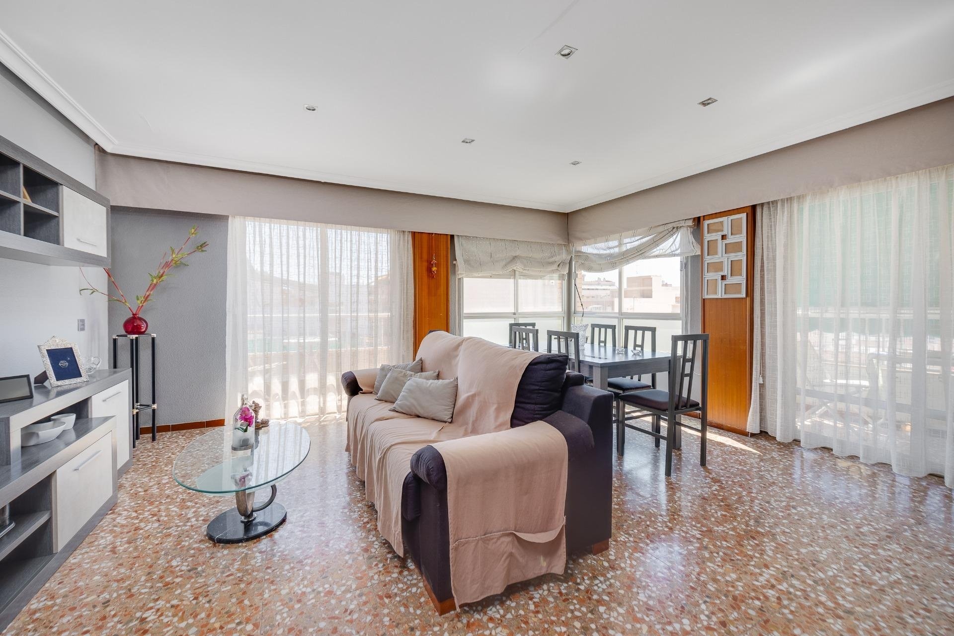 Revente - Apartment -
Torrevieja - Centro