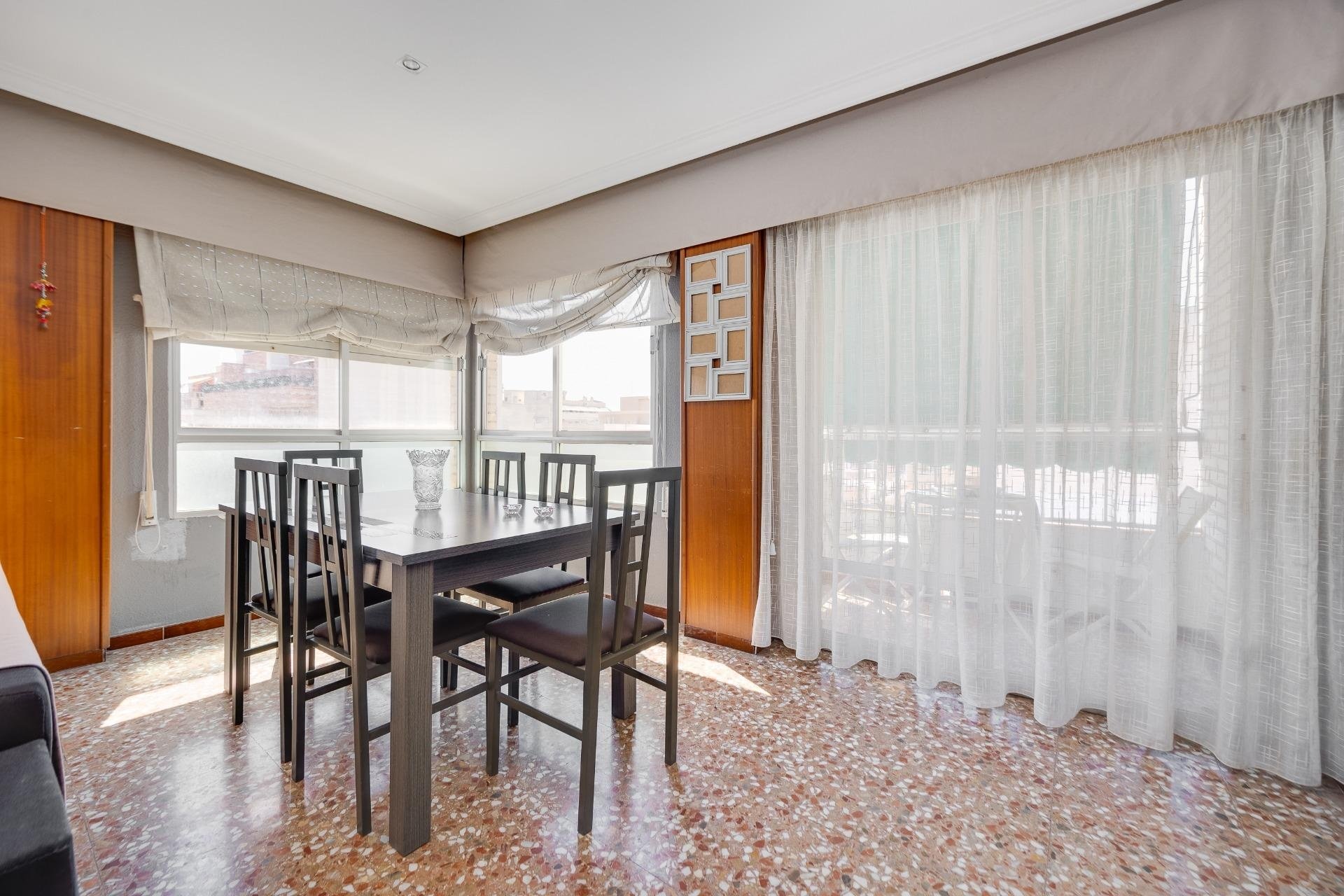 Revente - Apartment -
Torrevieja - Centro