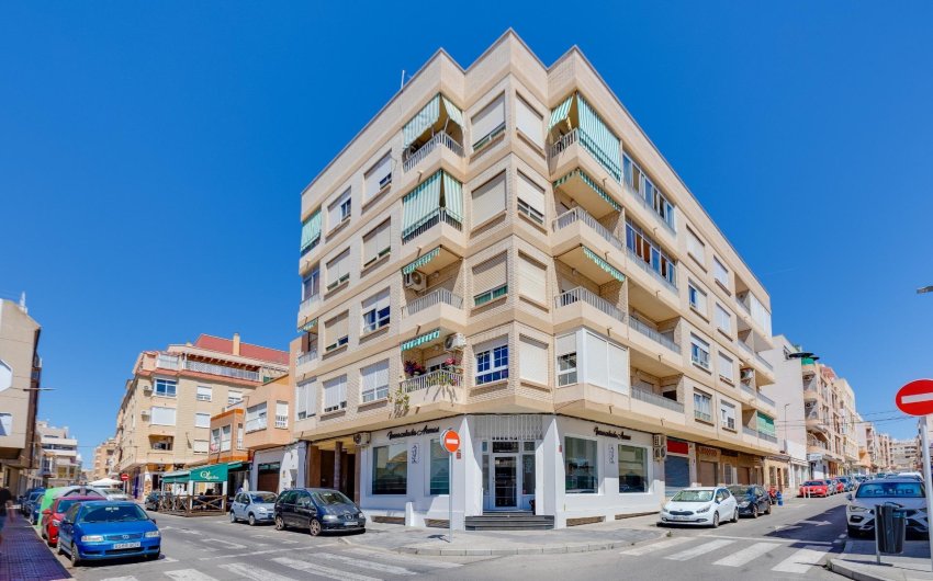 Revente - Apartment -
Torrevieja - Centro